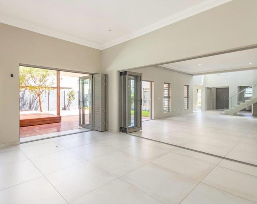 5 Bedroom Property for Sale in Sunset Beach Western Cape